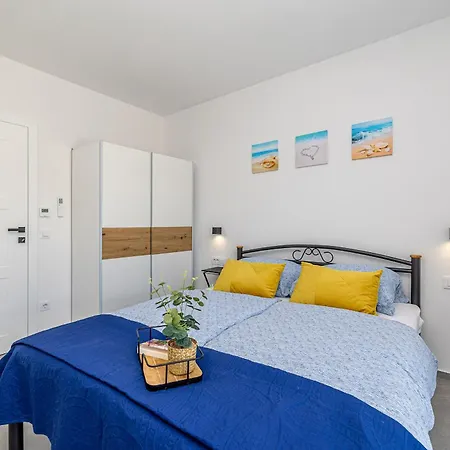 Katharina S Privatnim Bazenom Villa Zgaljic