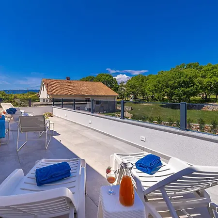 Katharina S Privatnim Bazenom Villa