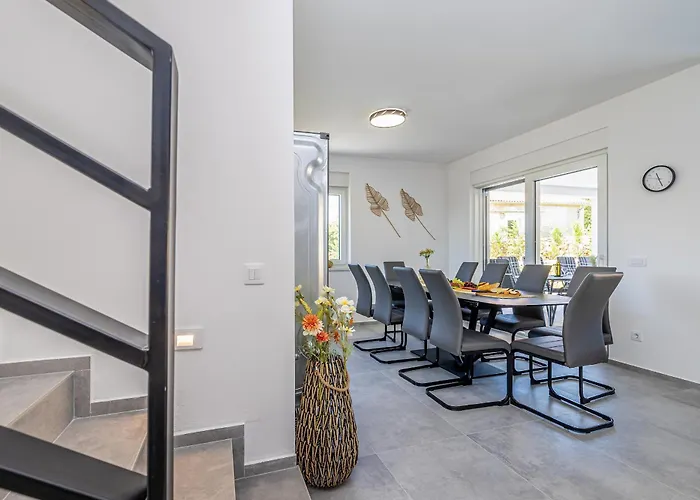 Villa Katharina S Privatnim Bazenom